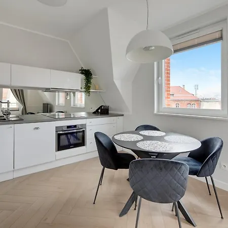 Tartaczna Center & Parking By Downtown Apartman *